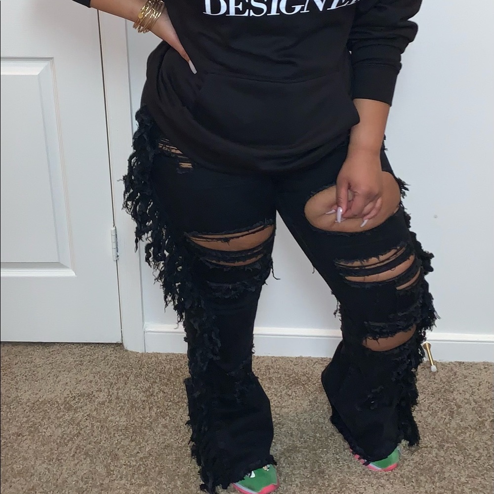 DISTRESSED BLACK WIDE LEG JEANS 🖤